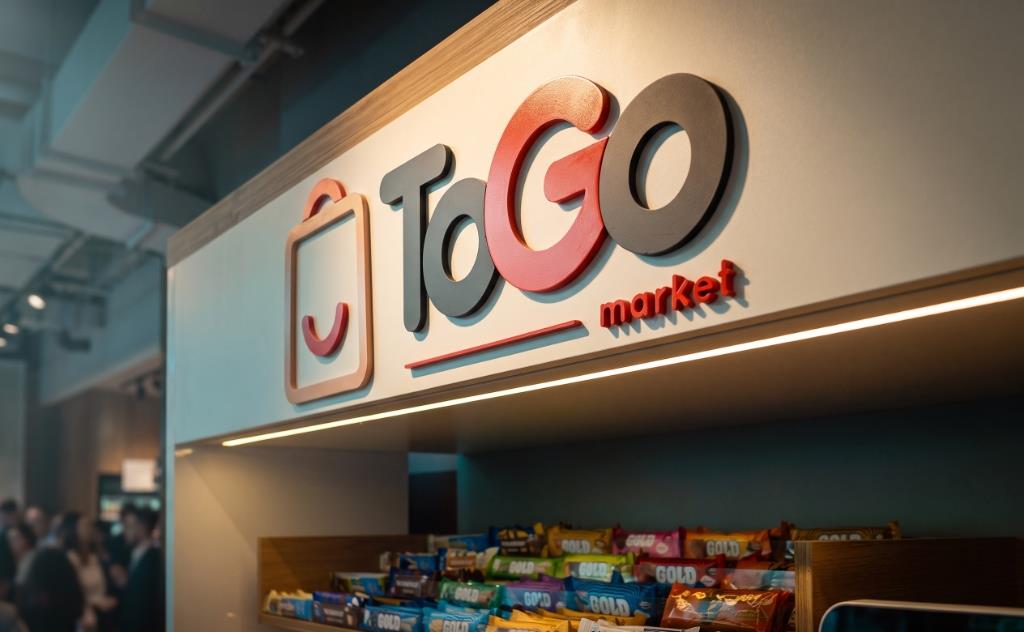 Loja ToGo Market — fachada e prateleiras