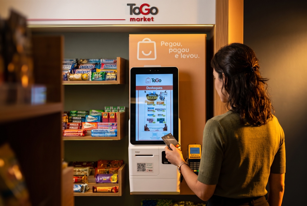 Sistema de pagamento autônomo ToGo Market com câmera de IA